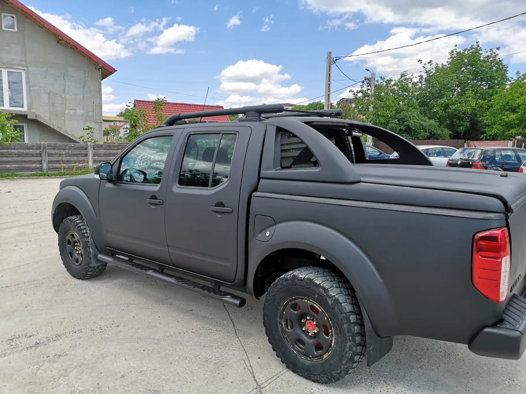 Custom Raptor Iasi - Proiect vopsire auto completă – Nissan Navara, cu vopsea Raptor gri