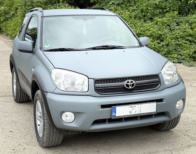 Custom Raptor Iasi - Proiect vopsire auto completă – Toyota RAV4, cu vopsea Raptor gri